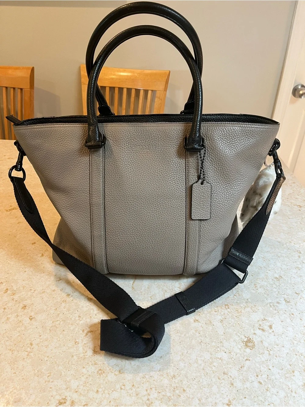 COACH Metropolitan Tote in Pebbled Leather (Grey/Black)